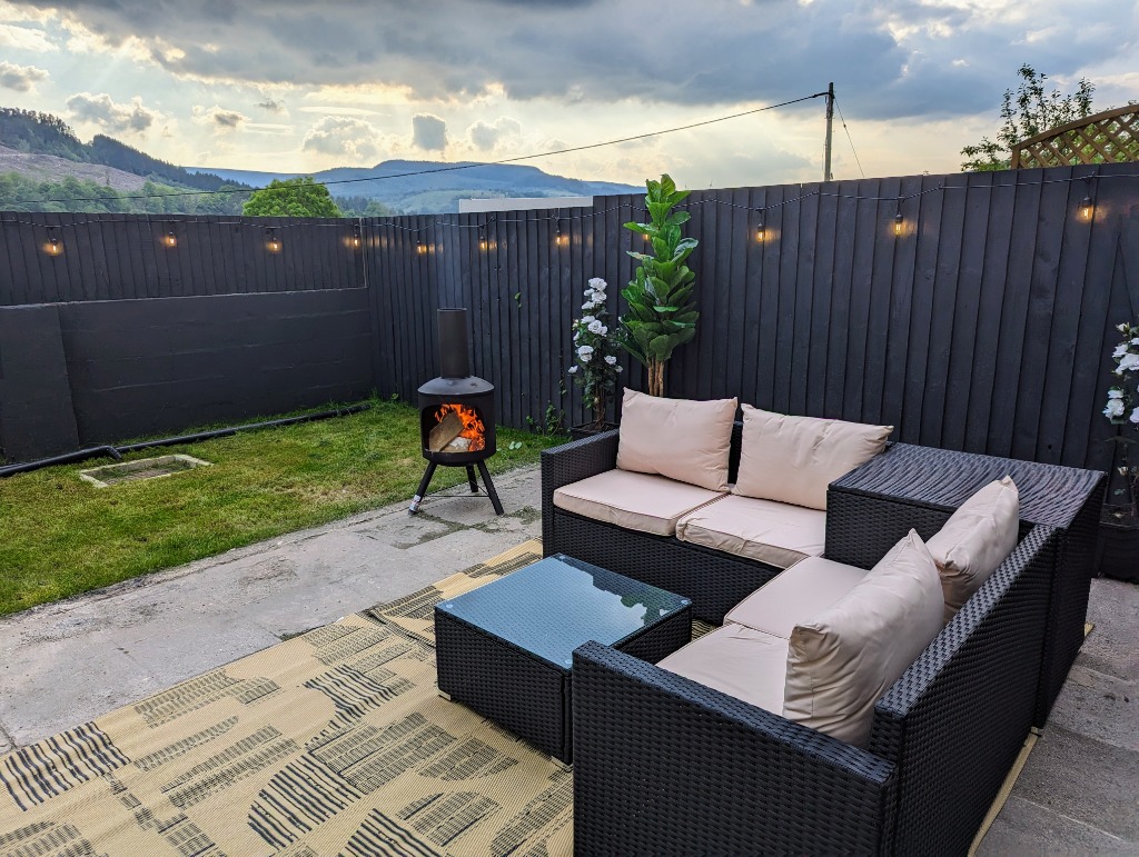 Pentre Palace Landscaped Patio